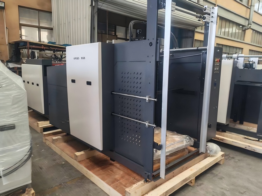 Az új Star YFMD-850 automata nagy sebességű laminálógépet hamarosan szállítják Thaiföldre!